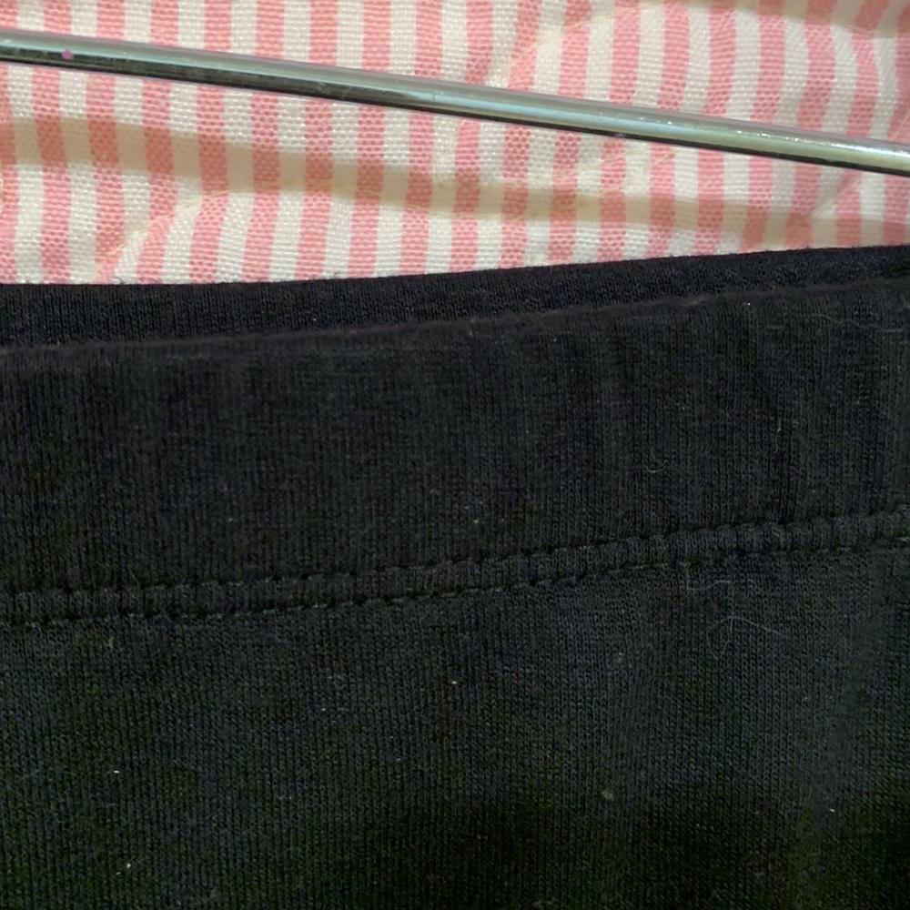 Black straight skirt with bubble hem - Picture 4 of 5